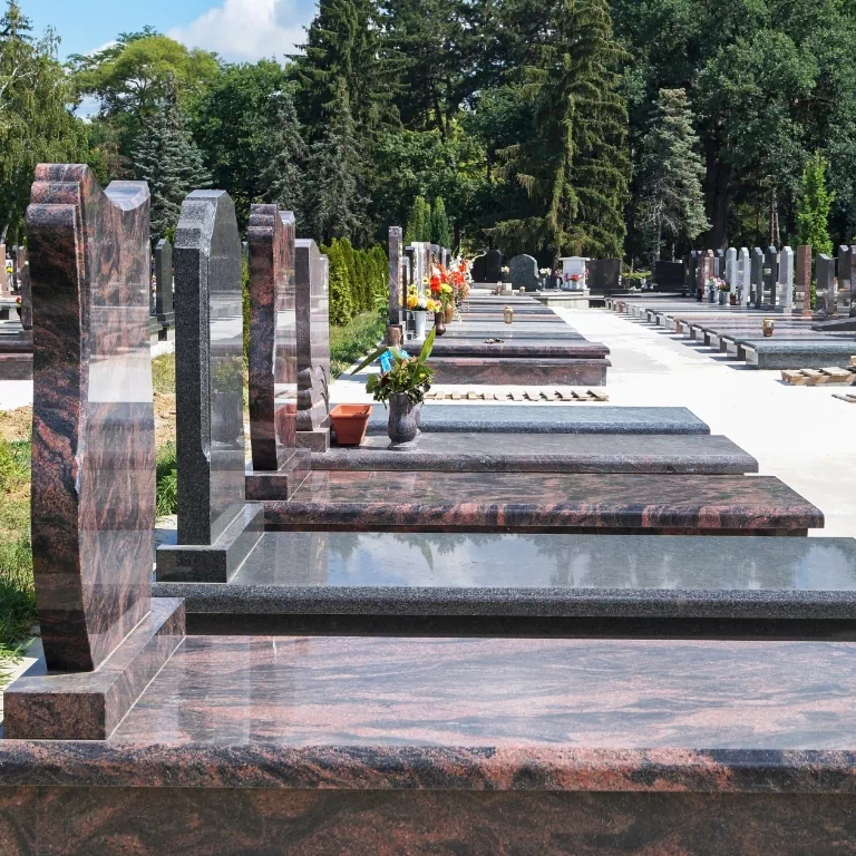 groby na cmentarzu